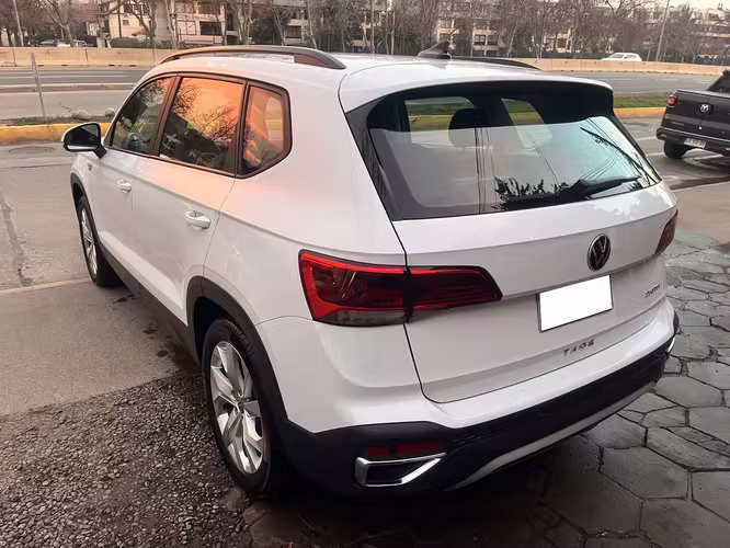 VOLKSWAGEN TAOS COMFORTLINE 1.4 TSI AUT. 2022 POCO KM.