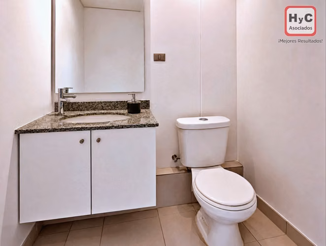 EN VENTA | OFICINA EN VITACURA | 2 ESPACIOS PRIVADOS | RECEPCIÓN | ESPACIO INTERMEDIO