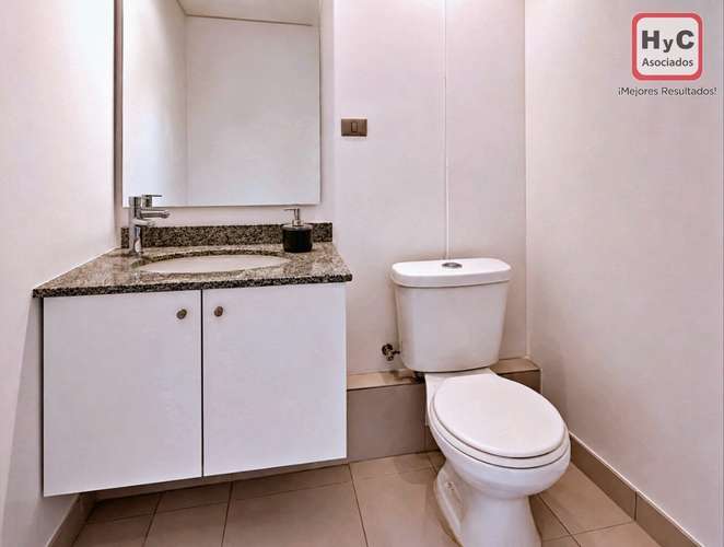 EN VENTA | OFICINA EN VITACURA | 2 ESPACIOS PRIVADOS | RECEPCIÓN | ESPACIO INTERMEDIO