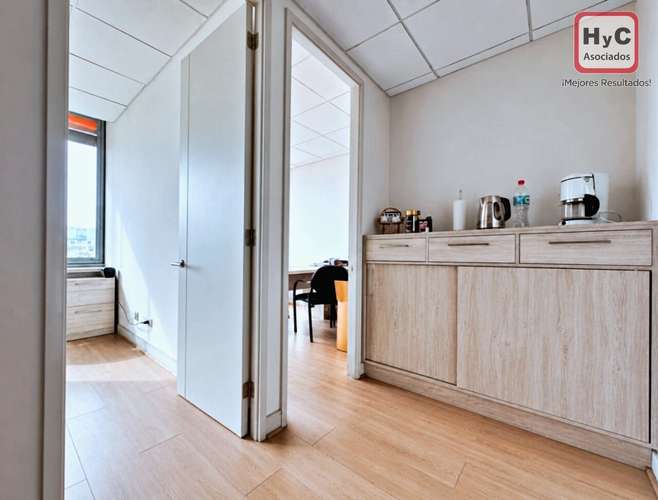 EN VENTA | OFICINA EN VITACURA | 2 ESPACIOS PRIVADOS | RECEPCIÓN | ESPACIO INTERMEDIO