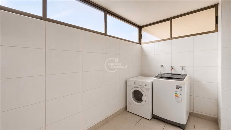 Departamento en venta de 3 dorm. + servicios en Vitacura