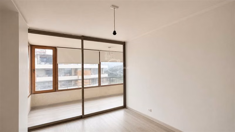 Departamento en venta de 3 dorm. + servicios en Vitacura