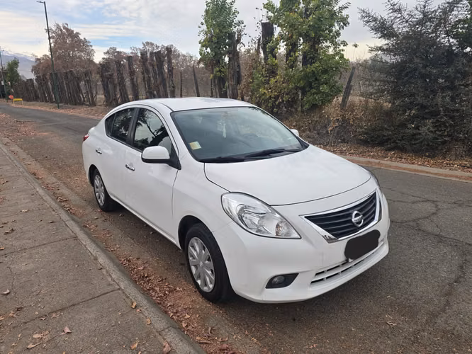 NISSAN VERSA SENSE 1.6 AUTOMÁTICO 2012
