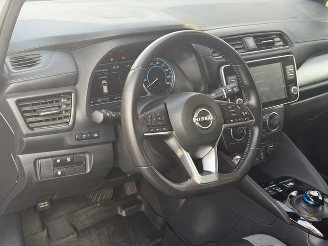 Nissan Leaf ZE1  2024