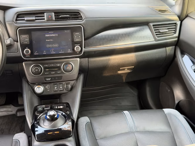 Nissan Leaf ZE1  2024