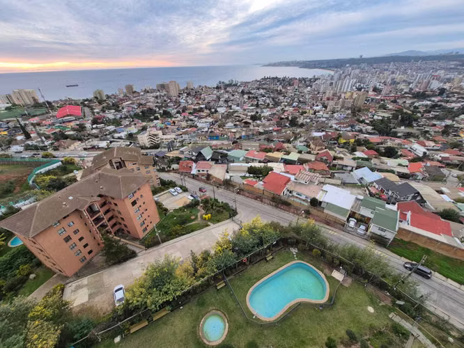 Luminoso Departamento con bella vista (178985)