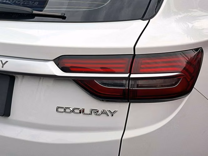 GEELY COOLRAY 2023