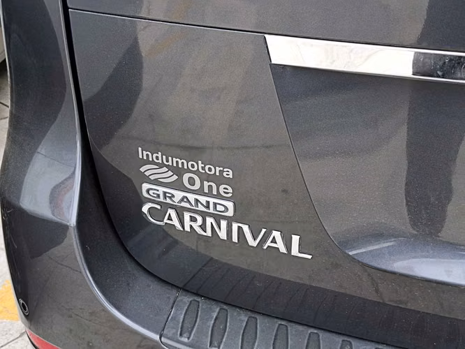 KIA GRAND CARNIVAL 2018