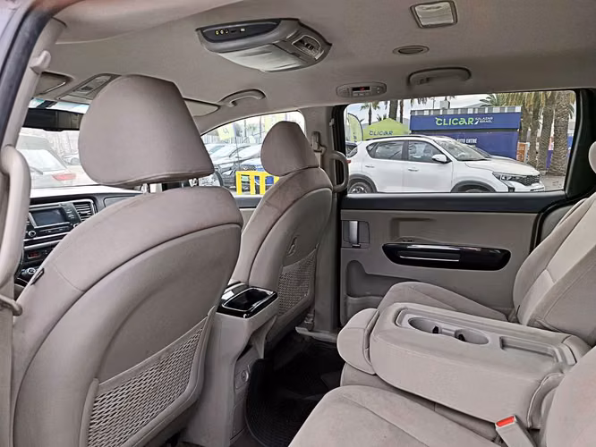 KIA GRAND CARNIVAL 2018