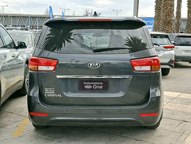 KIA GRAND CARNIVAL 2018