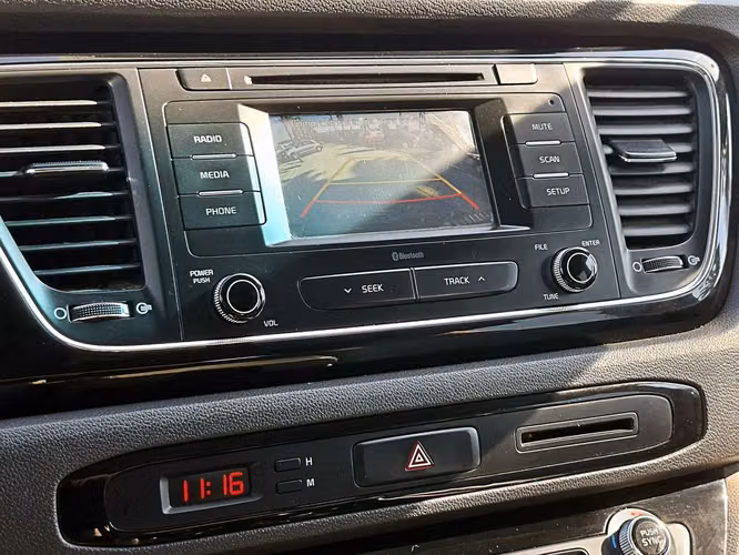 KIA GRAND CARNIVAL 2018