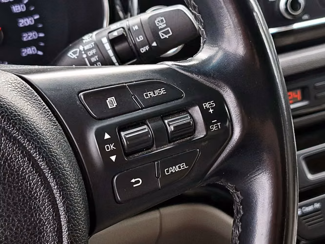KIA GRAND CARNIVAL 2018