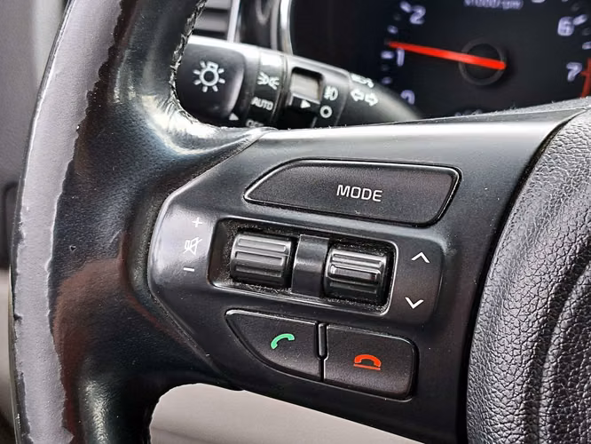 KIA GRAND CARNIVAL 2018