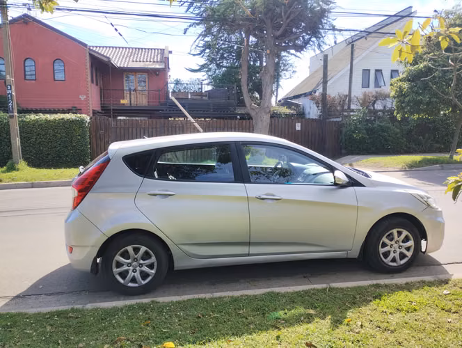 Hyundai Accent Hatchback 2012 1.4  GLS AC ABS