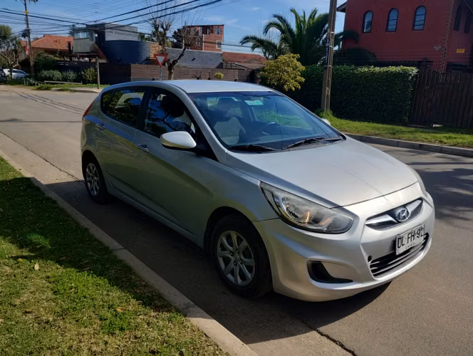 Hyundai Accent Hatchback 2012 1.4  GLS AC ABS