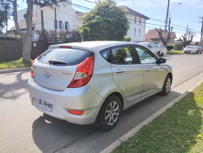 Hyundai Accent Hatchback 2012 1.4  GLS AC ABS