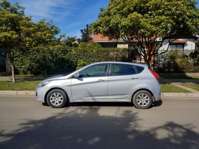Hyundai Accent Hatchback 2012 1.4  GLS AC ABS