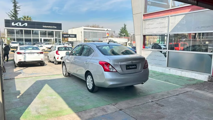 Nissan Versa Sense 4X2 1.6 AUT 4P (2013)
