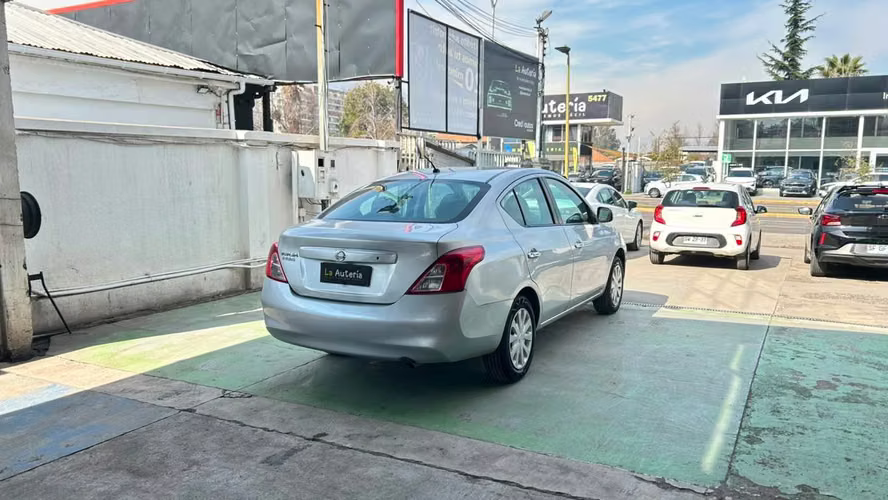 Nissan Versa Sense 4X2 1.6 AUT 4P (2013)