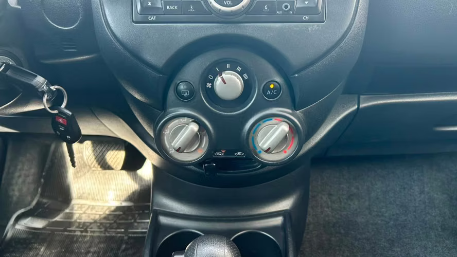 Nissan Versa Sense 4X2 1.6 AUT 4P (2013)