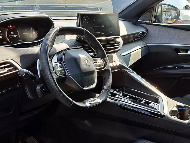 PEUGEOT 5008 2024