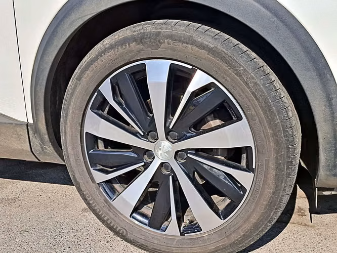 PEUGEOT 5008 2024