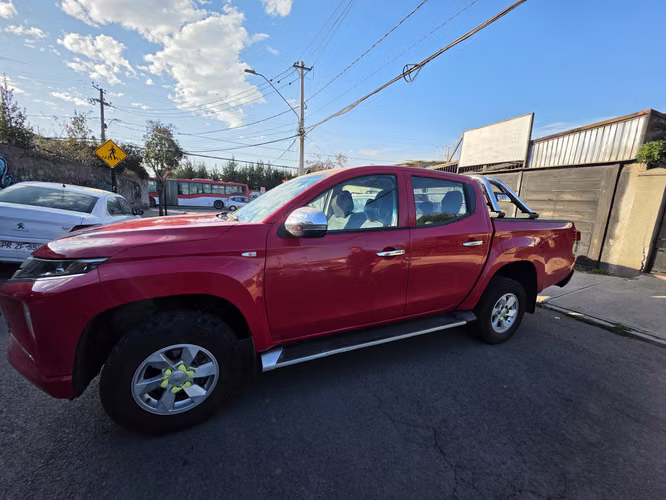 Camioneta Mitsubishi 4x4 2024
