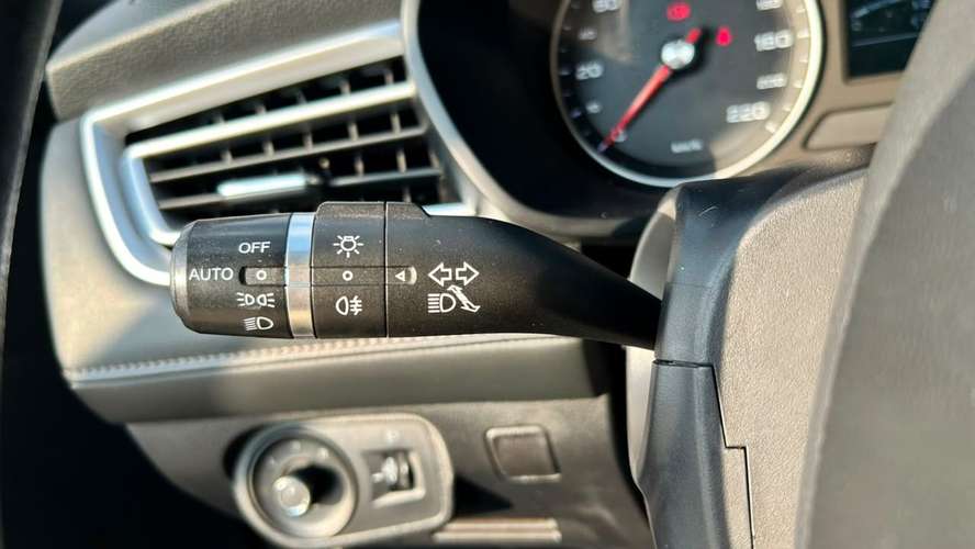 MG 5 1.5 MT (2021) - Imagen 18