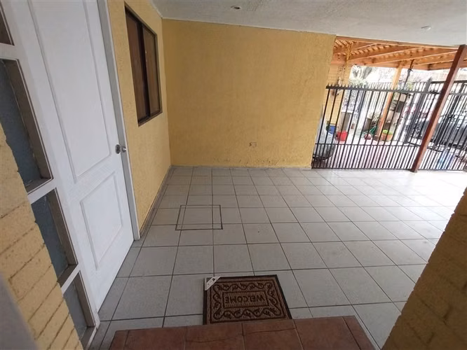 Amplia casa de 3 pisos en venta de 4D/3B/E + Piscina!!! - Imagen 2