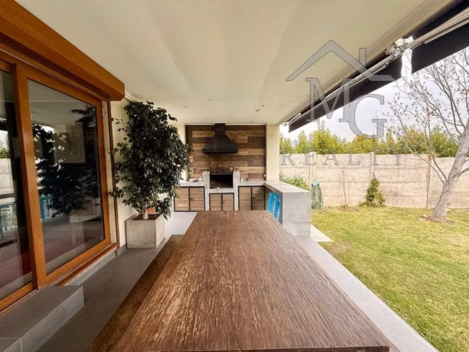 Casa en venta de 5 dorm. Piedra Roja en Colina