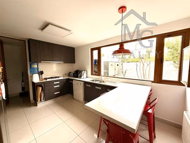 Casa en venta de 5 dorm. Piedra Roja en Colina