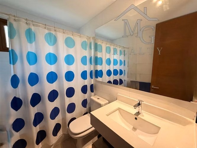 Casa en venta de 5 dorm. Piedra Roja en Colina