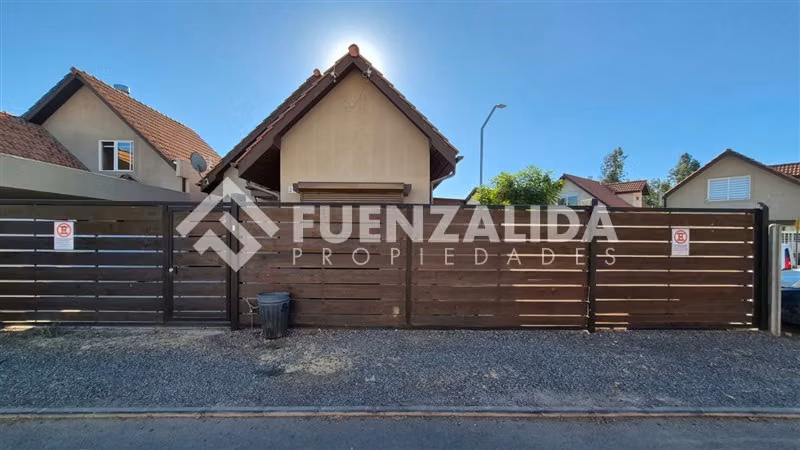 Casa Vendo 3D 3B 4 estacionamientos amplio patio en Peñaflor