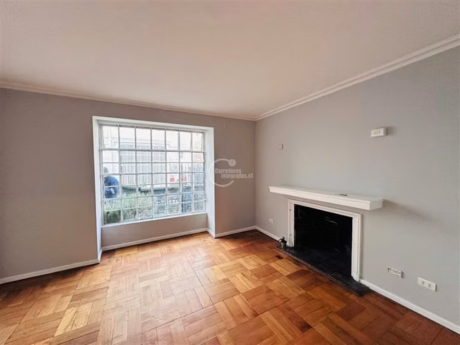 2 pisos. 3 dorm. Pieza de Servicio. Estac. Providencia