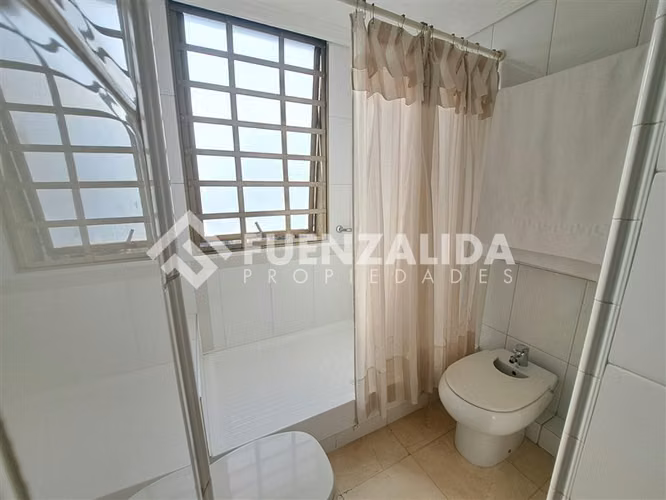Impecable 4 dormitorios más servicios. en Las Condes