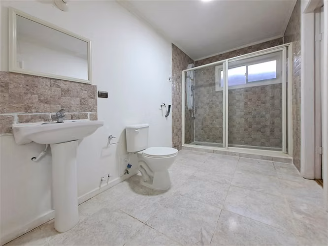 SE ARRIENDA AMPLIA CASA 6D/2B, IDEAL USO COMERCIAL, OSORNO.