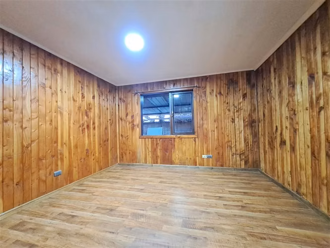 SE ARRIENDA AMPLIA CASA 6D/2B, IDEAL USO COMERCIAL, OSORNO.