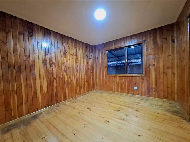 SE ARRIENDA AMPLIA CASA 6D/2B, IDEAL USO COMERCIAL, OSORNO.