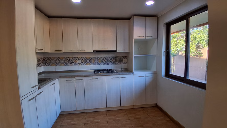 Se arrienda impecable casa 2 d 1 b en República, Limache