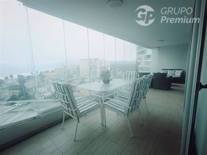 Vive Frente al Mar en Exclusivo Penthouse Amoblado