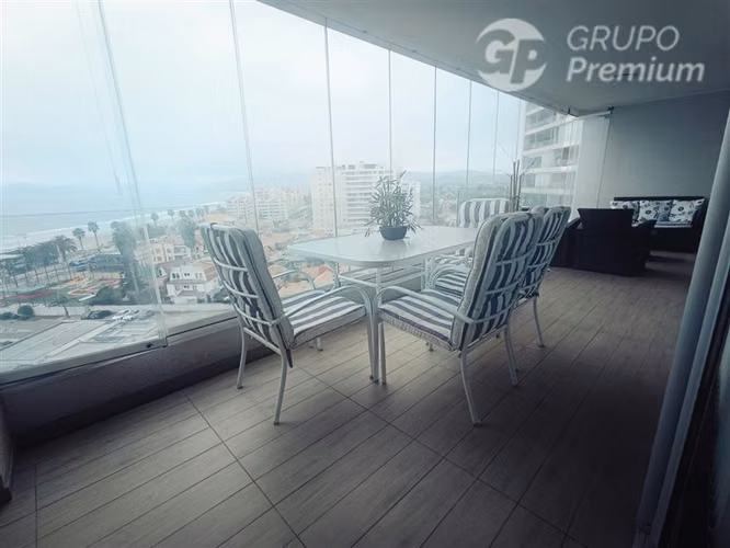 Vive Frente al Mar en Exclusivo Penthouse Amoblado