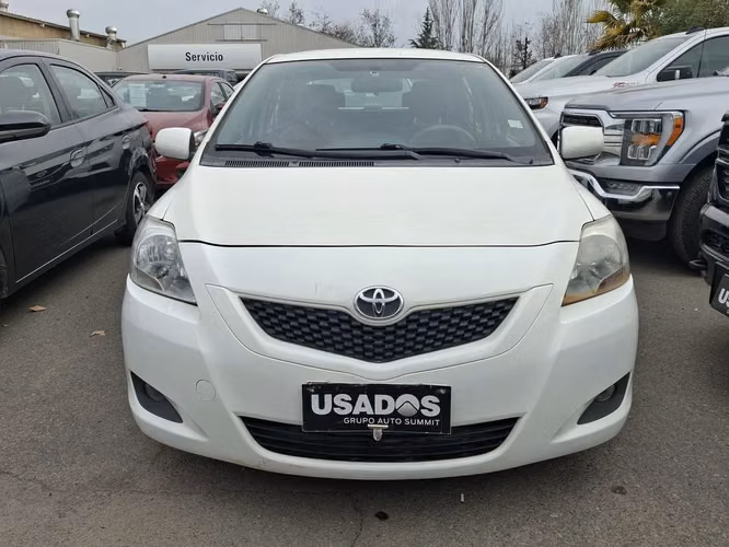 TOYOTA YARIS 2010