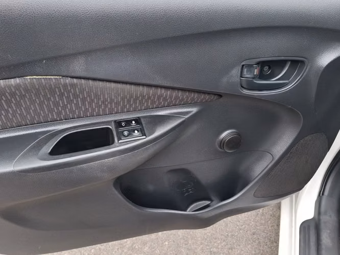 TOYOTA YARIS 2010