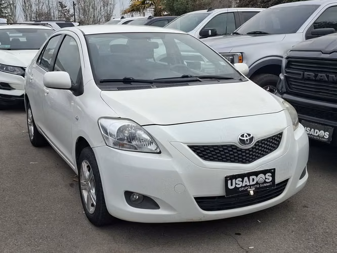 TOYOTA YARIS 2010