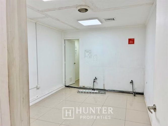 Local Comercial casi nuevo de 127 M2 Espacio Talca en venta
