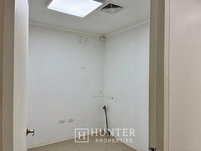 Local Comercial casi nuevo de 127 M2 Espacio Talca en venta