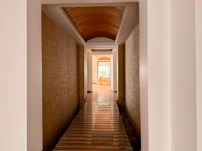 Amplia casa Comercial/ habitacional en Arriendo, Excelentes espacios, Nueva Costanera - Vitacura - Imagen 5