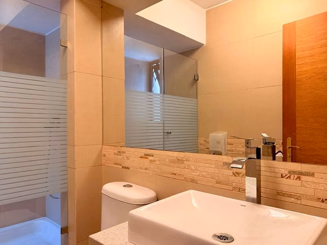 Amplia casa Comercial/ habitacional en Arriendo, Excelentes espacios, Nueva Costanera - Vitacura - Imagen 25