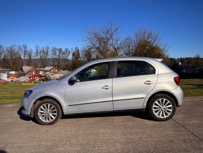 Volkswagen gol 1.6 trendline 2014 - Imagen 5