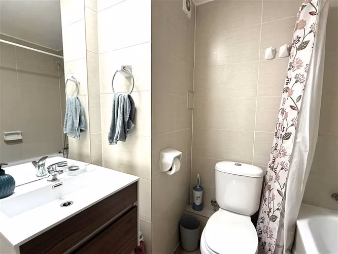 Departamento en venta de 1 dorm. con 1E y 1B en Las Condes